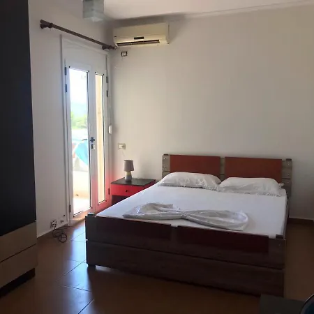 Agetina's * Vlorë